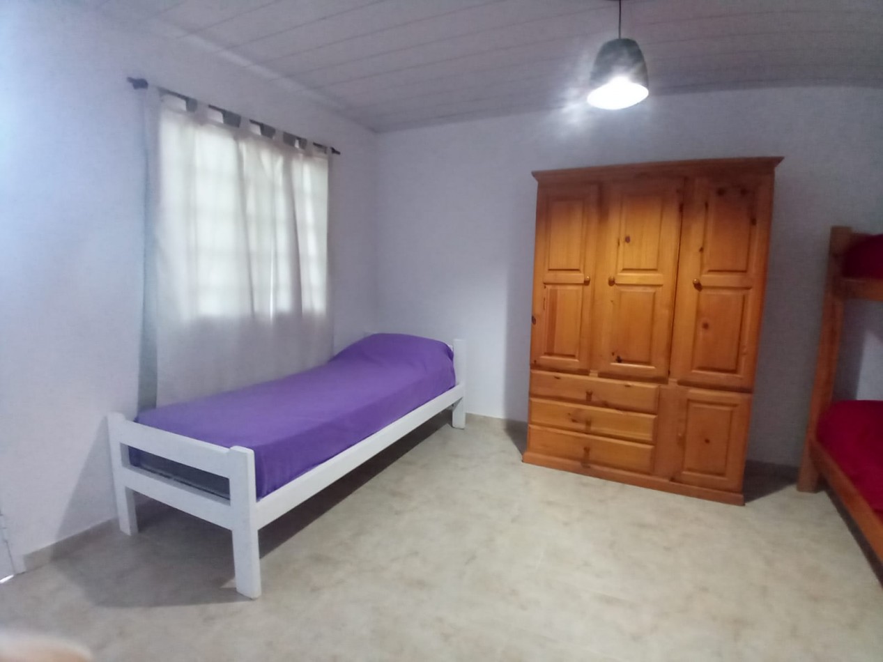 Se vende casa en Valeria del Mar con dos departamentos para renta