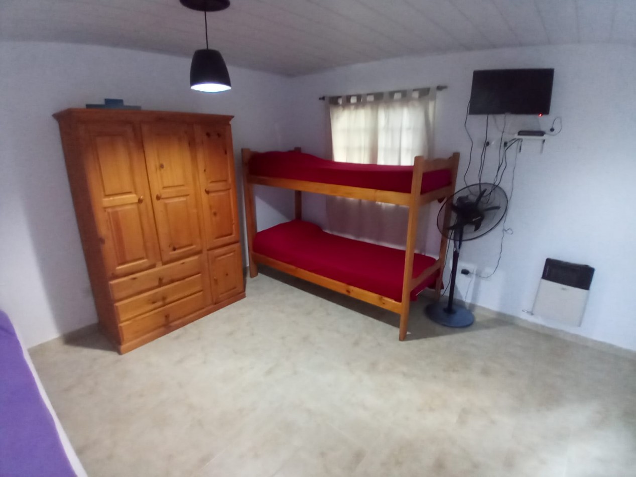 Se vende casa en Valeria del Mar con dos departamentos para renta