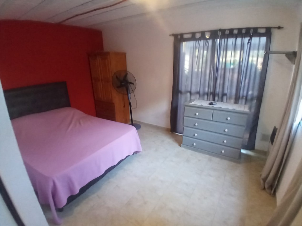Se vende casa en Valeria del Mar con dos departamentos para renta