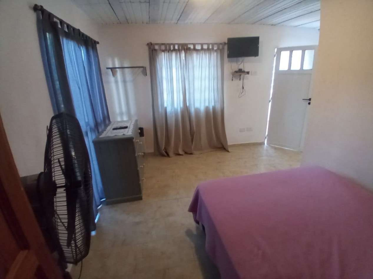 Se vende casa en Valeria del Mar con dos departamentos para renta