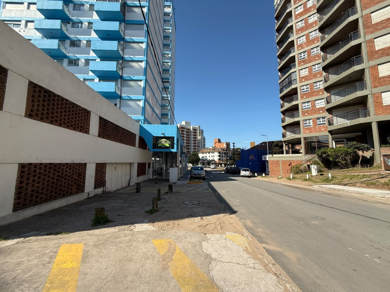 Se vende cochera en pinamar