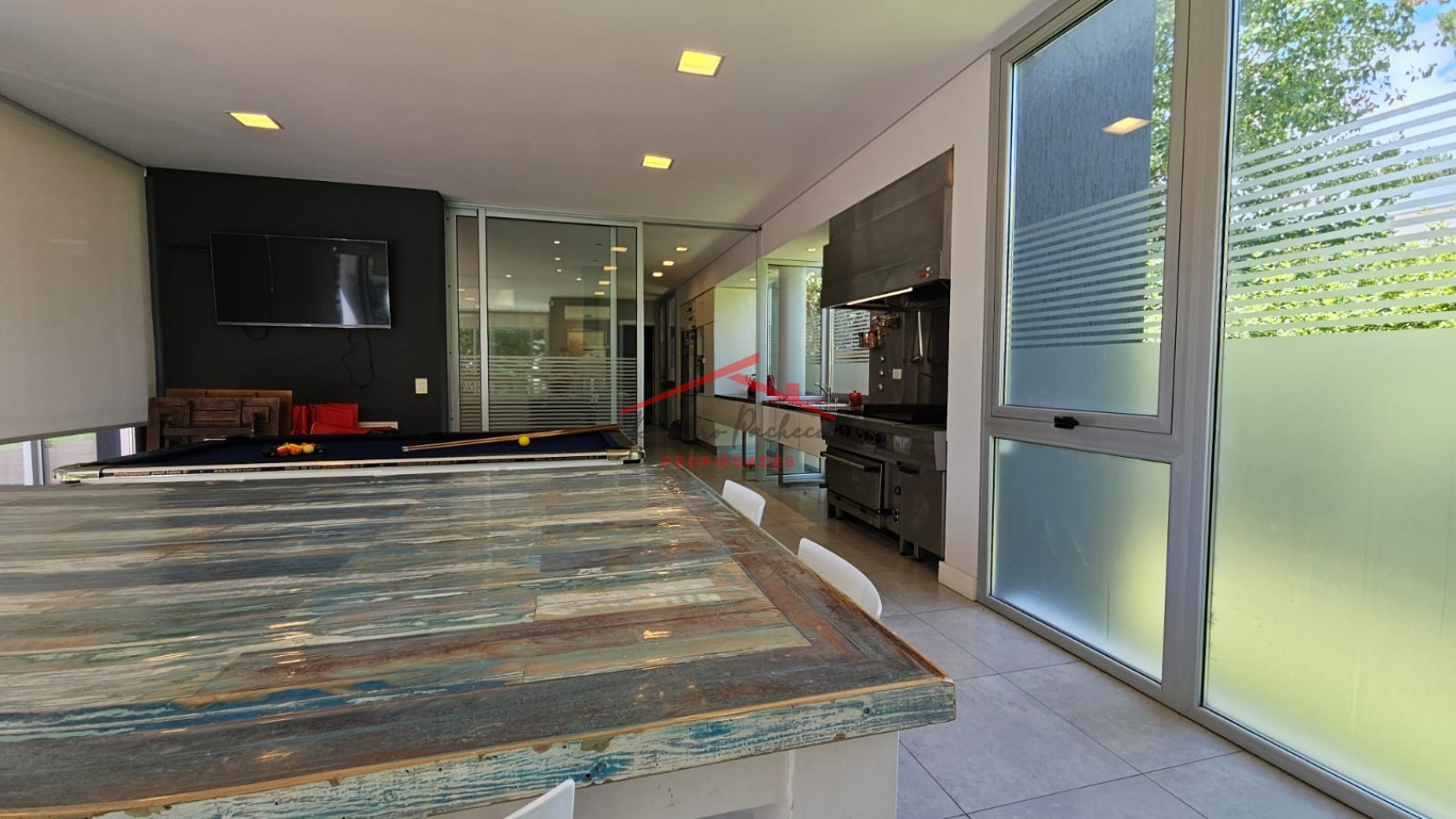 Casa en venta en Carilo 