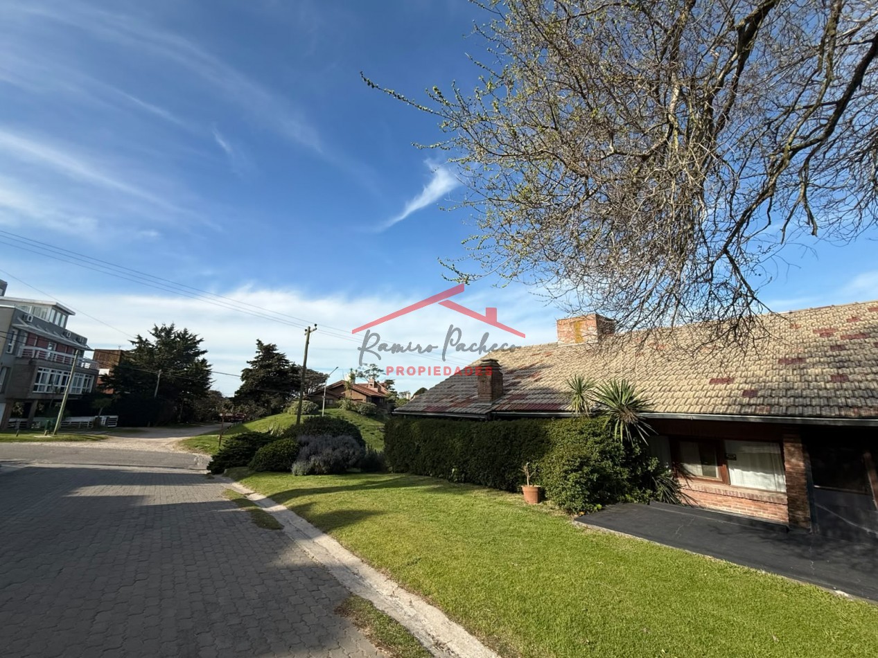 Casa en Pinamar norte - zona iglesia