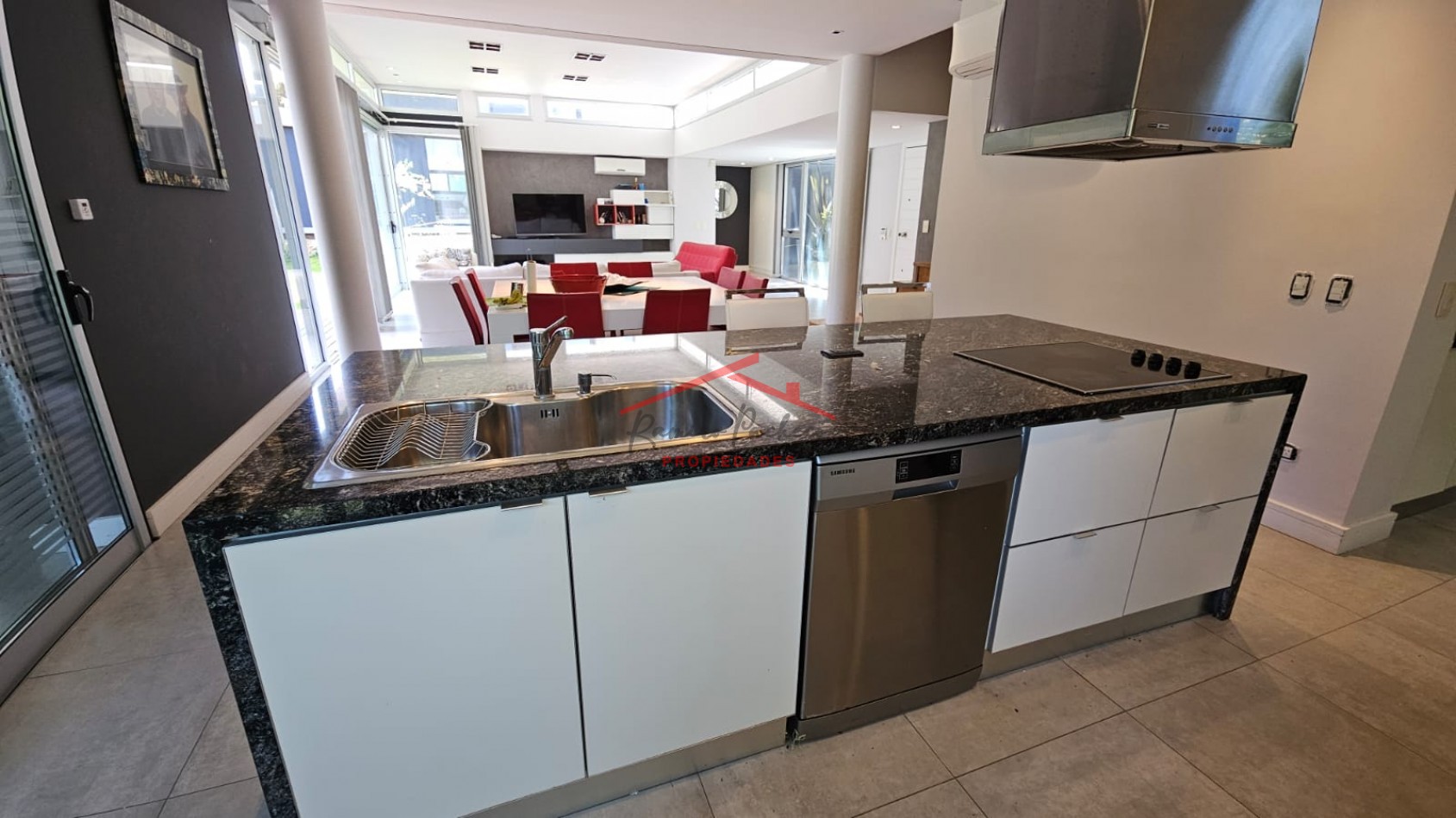 Casa en venta en Carilo 