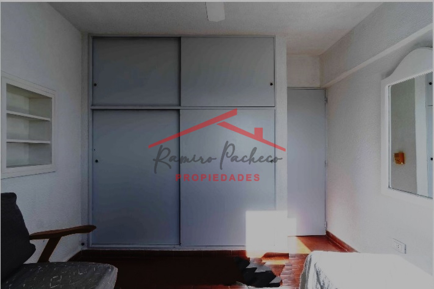 Se vende departamento de tres ambientes centro de Pinamar oportunidad