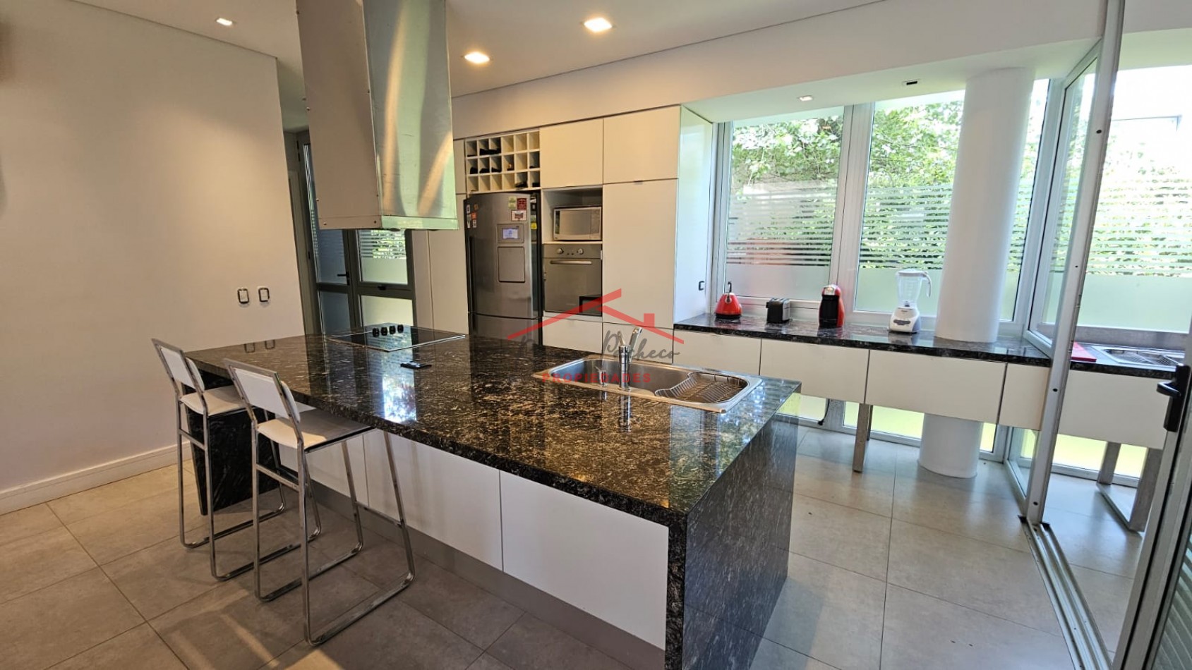 Casa en venta en Carilo 