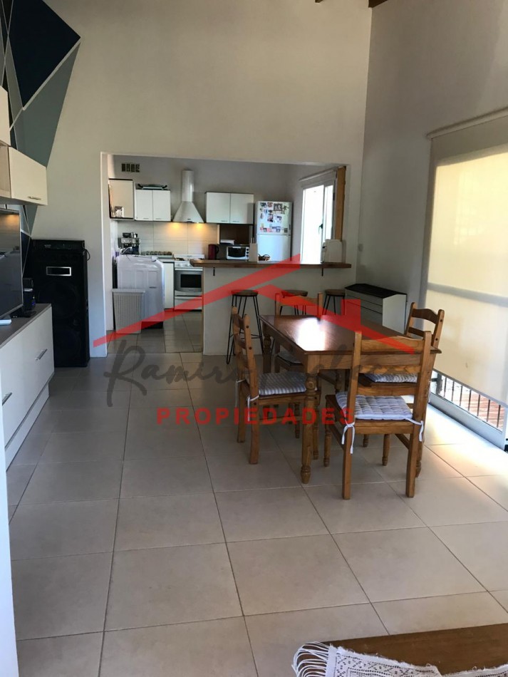 Se vende casa en ostende tres ambientes 