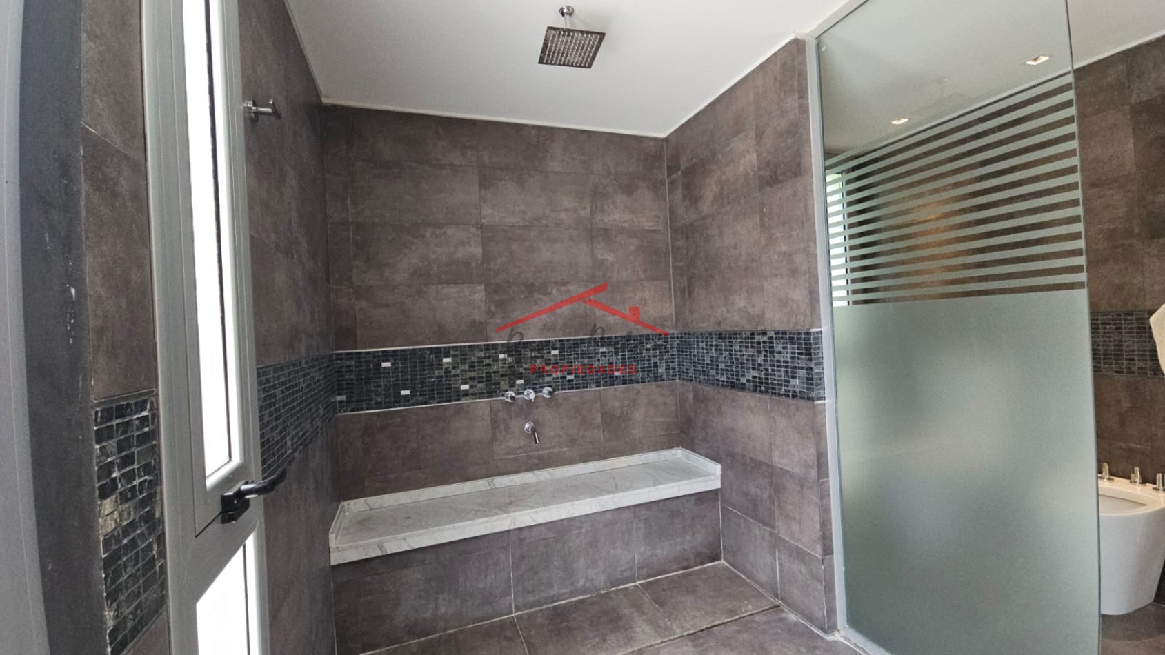 Casa en venta en Carilo 