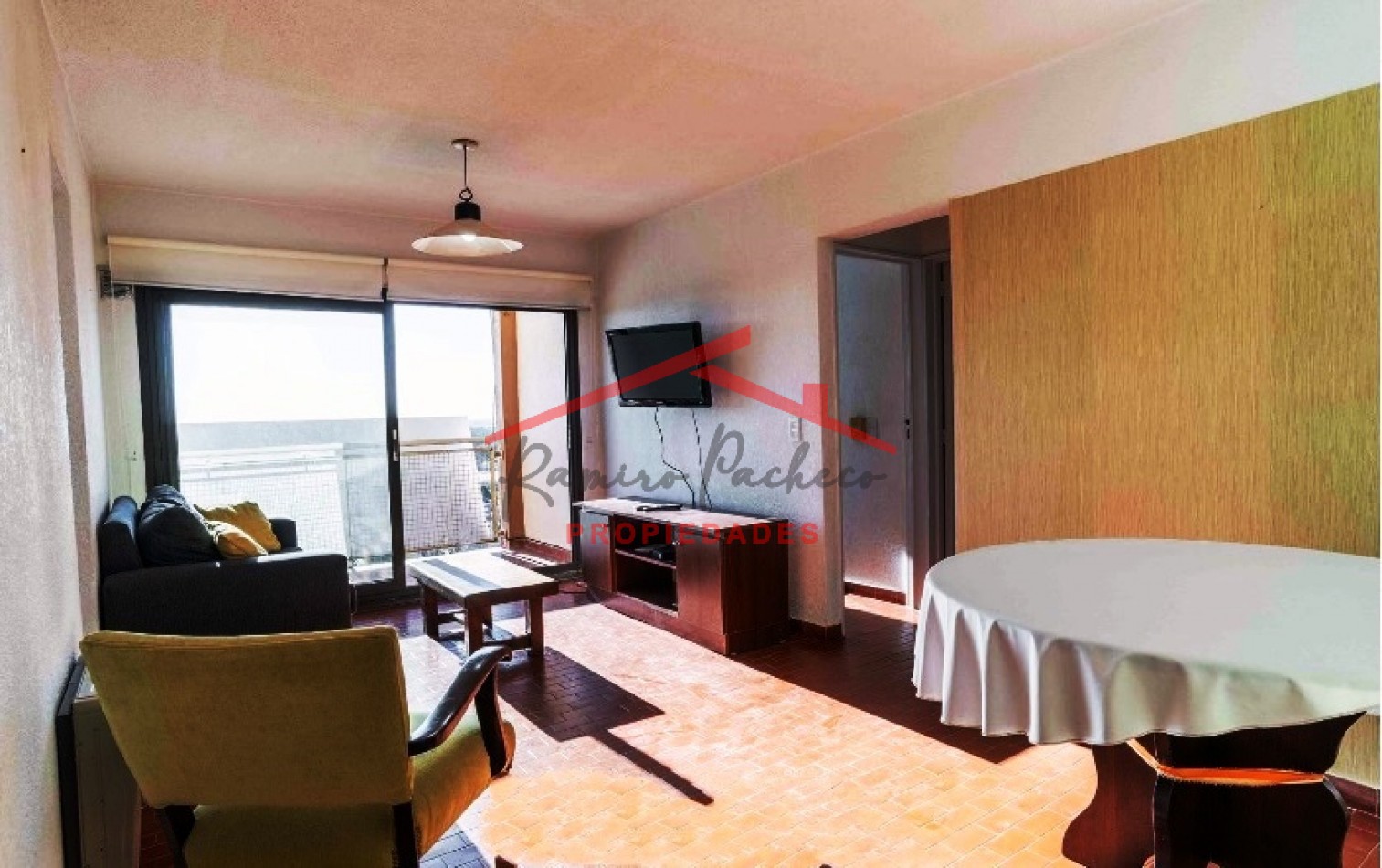 Se vende departamento de tres ambientes centro de Pinamar oportunidad