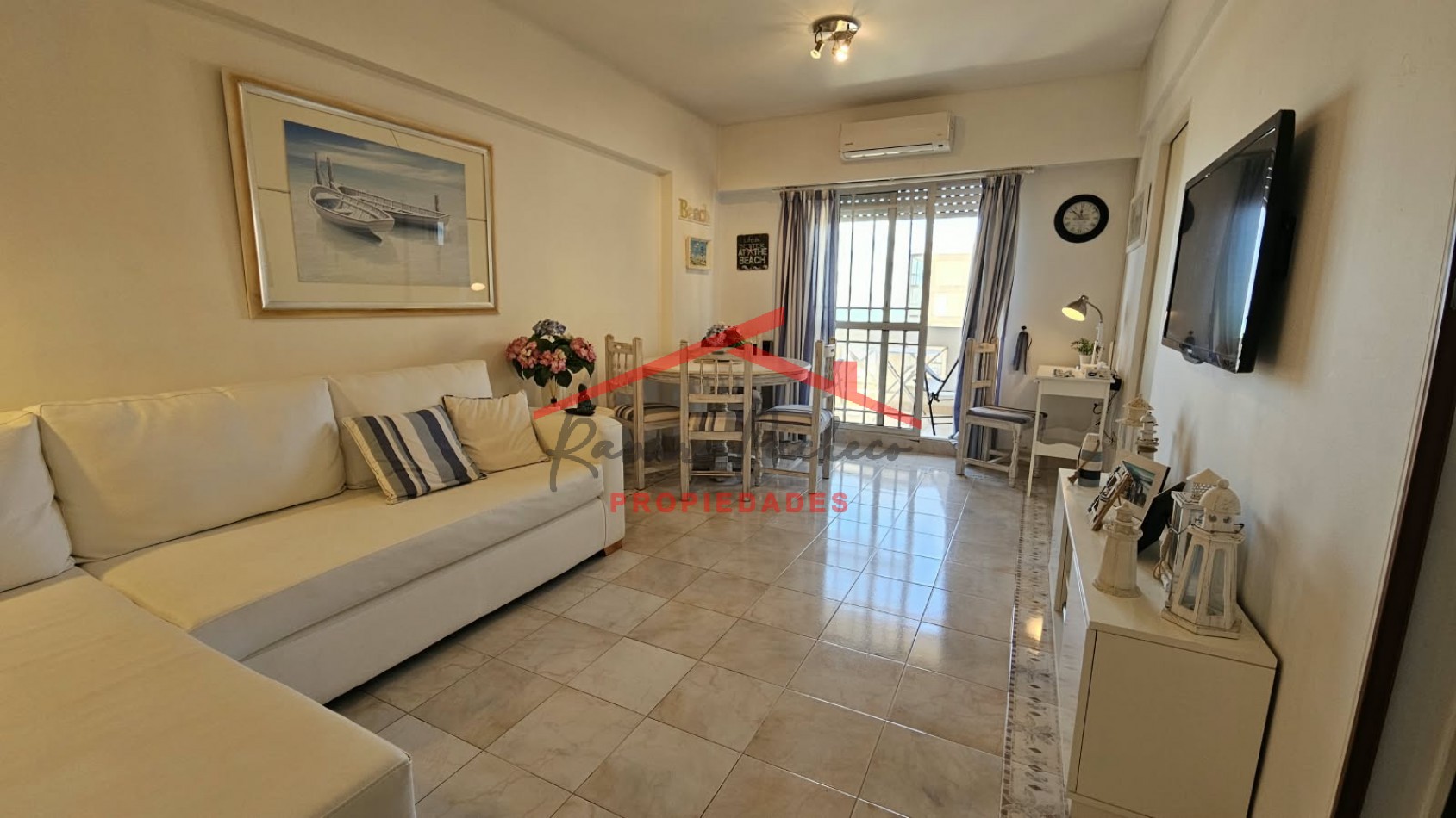 Se vende departamento tres ambientes en pinamar con vista al mar