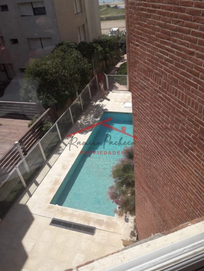 Departamento 3 ambientes en Pinamar- Vista al Mar.-