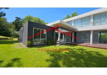 Casa en venta Carilo 